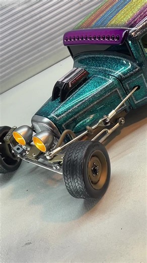 Custom steering setup on the metal flake and Candy RC Hot Rod #rccar #scalebuilt #rchotrod #hotrod #candypaint #metalflake #models #rc #rcmodel #rccars #rccrawler #scalebuildersguild #modelcar