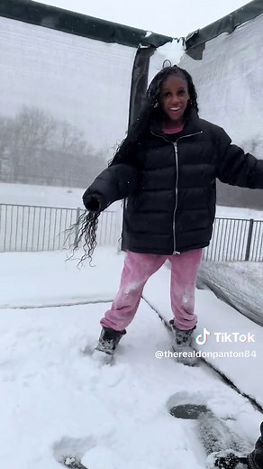 Snow Day Adventures in Houston: Fun in the Flurries