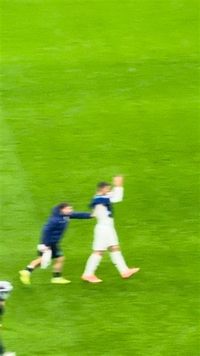 Inter Club Sesto S. Giovanni “Cuchu Cambiasso” | Il Cigno di Sarajevo sempre nel 🦢🖤💙 @edindzeko #amala #milanosiamosolonoi #sansiro #milano #sestosangiovanni #interfiorentina | Instagram