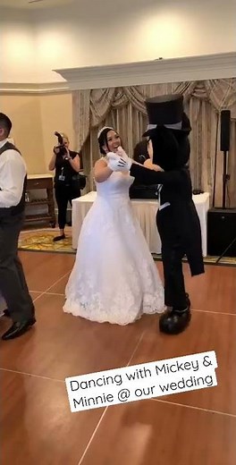 Disney Fairytale Wedding 💒 Mickey & Minnie @ our wedding reception. Subscribe for more 🐭 #disney