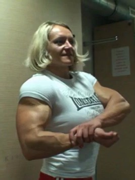 Brigita Brezovac #flex #bodybulding #volimzenerazvijene #biceps #musclemommy