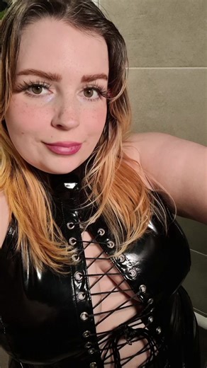 PVC at its finest @boundgirlxo #pvc #shiney