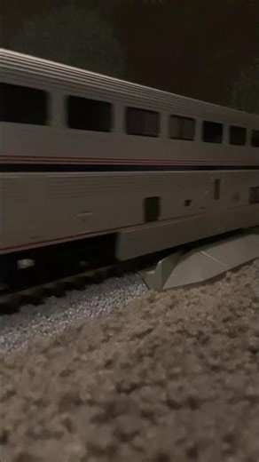 HO scale Amtrak Kato Superliner