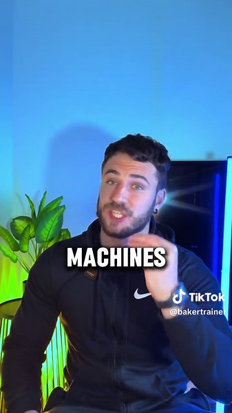 Point numéro 1️⃣ La première clé pour prendre du muscle ? Faire de la musculation 🏋🏼‍♀️ ❌ Pas des cours collectifs ❌ Pas passer 45 minutes sur l’elliptique ❌ Pas des séances au hasard pour “brûler des calories”. Si ton objectif est de te muscler, tu dois stimuler tes muscles avec des exercices adaptés, structurés et progressifs 📊 ⚡ Les cours co peuvent être fun ⚡ Le cardio peut être utile Mais rien de tout ça ne remplacera la musculation si ton but est de transformer ton physique 💪🏻 Alors a
