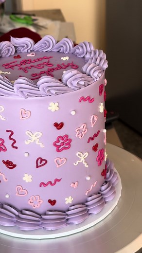 Decorate a Cake for a Bridal Shower | Bakes by Her