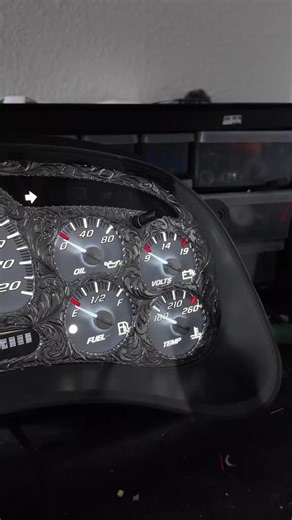 Do you like this ? 🔥🔥🔥🔥🔥🔥 #customtrucks #chevyevsongcontest #chevy #trokas #silveradonation