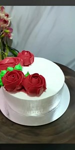 8.7K views · 206 reactions | ROSES ARE RED.. HOW TO ACHIEVE RED ICING... MOTHER'S DAY CAKE.. SIMPLE AND EASY TUTORIAL FOR NEWBIE BAKERS | Love Cakes | Facebook