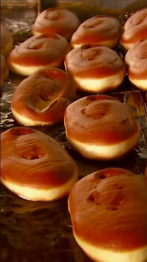 Making Delicious Donuts | How It's Made | Science Channel