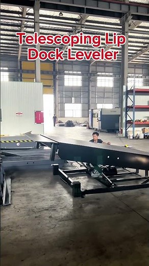 Logistics Telescoping Lip Dock Leveler #dockleveler #logistics #unloadingplatform #dockshelter