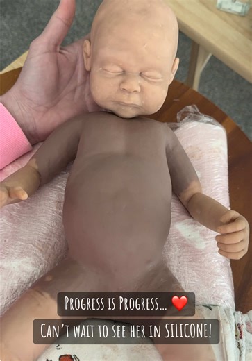 We are still riding the struggle bus with this little one! Sculpting full body babies to produce into silicone is no joke, it takes so many hours and failures to get it right for moulding... even then your not sure it’s “READY” 🤣 #silicone #artist #babysculpture #sculpting #clay