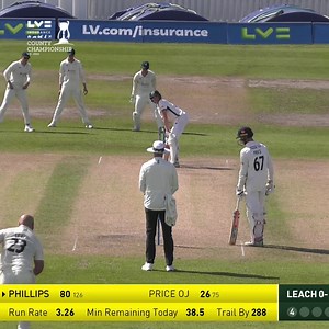 A fantastic spell of bowling from Joe Leach The Worcestershire man has taken three wickets in just 16 balls this afternoon! #LVCountyChamp | Rothesay County Championship