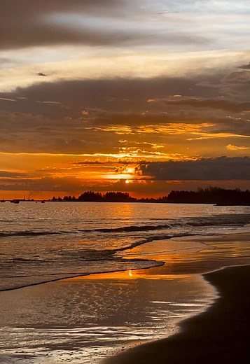 Gerimis Pelangi Senja Somebody's Pleasure - Lirik & Makna