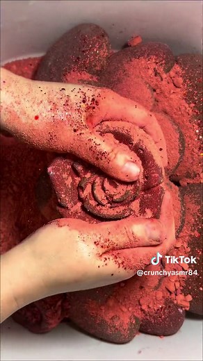 #chalkart #oddlysatisfying #chalk #crunchyasmr84 Red Hearts