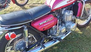 2 nice bikes and 2 nice owners! #motorcycles #motorcyclelife #ItalianMotorcycles #thatmotorcycleguy #vintagemotorcycles | L.A.Nik