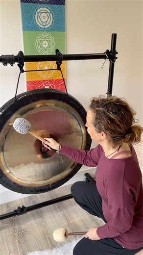 Sonshine Hollistic on Instagram: "So grateful to have a chance to play this beautiful instrument yesterday, it really is magical. Thank you Kelly! 💫 I’ve been learning so much about sound healing from Kelly at @oceanflowuk. 🙏 This year, I’ll be passing this on, running sound healing training courses for Ocean Flow. Our first course is sold out but keep your eyes peeled for autumn 2026 dates…coming soon! #soundhealing #soundbath #gongbath"