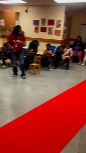 Za’Nius came down that carpet like he’s done it before we will be our kids biggest cheerleader 📣 #BornToBeKing | Transking30