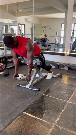 Build a stronger lower back with this machine. #bodybuilding #thefithunter #motivation