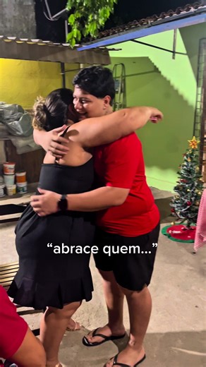 Abrace quem traz felicidade e paz ao seu dia
