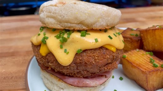 The best eggs Benedict recipe you’ll ever want to try 🤯🍔