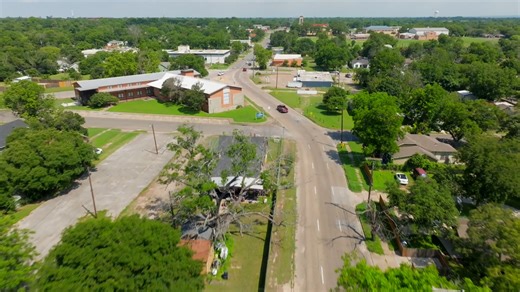 25TH STREET CORRIDOR — The City of Waco City Council adopted the 25th Street Corridor Implementation Plan at their meeting on May 21, 2024! Thank you to our Stakeholder Committee, which guided the development of this plan, our partners Grassroots Community Development and the Cen-Tex Hispanic Chamber of Commerce, and our Consultant Team, Kimley-Horn, for their assistance! 👉 Take a look at the 25th Street Corridor Implementation Plan and report at Waco-Texas.com/25thStreet #wacotexas #wacotx #wa