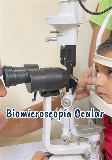 👁️ ¿Sabías que un examen visual va más allá de ver bien? 🔍 Biomicroscopía ocular: permite evaluar párpados, córnea y cristalino para detectar problemas a tiempo. 📏 Tonometría ocular: mide la presión del ojo, fundamental para la prevención del glaucoma. 👀 Fondo de ojo: examina la retina y el nervio óptico, ayudando a identificar enfermedades silenciosas. 📌 Estos estudios son clave para cuidar tu salud visual. 📍 Óptica NOVOVISION Manta – Av. 19 entre calles 13 y 14 📲 Agenda tu cita: 0995551