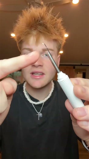 The best way to clean your ears 😮
