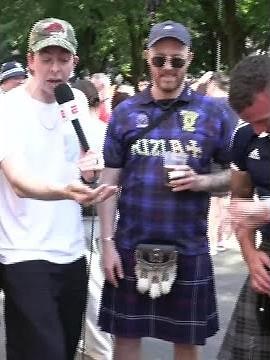 Chris Turner freestyles using random items from Scotland’s Tartan Army sporrans at the World Cup 🔥