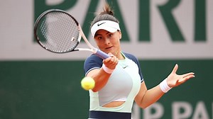 Andreescu battles back to win 1st-round match at French Open