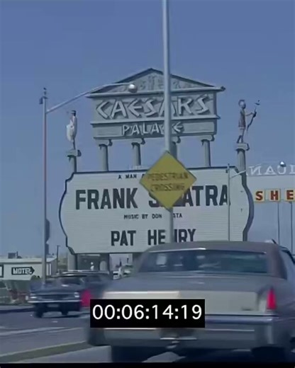 Come cruise the Las Vegas strip back in the night olden days… what year do you think this was? 🧐😁🔥