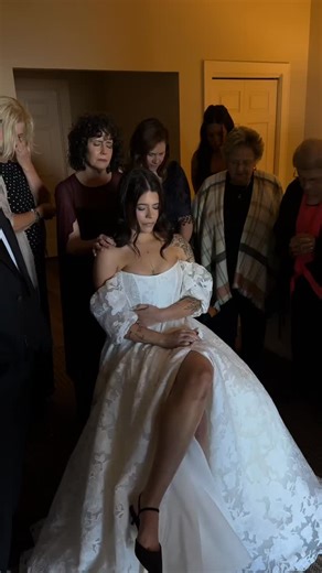 Tennessee, Georgia & Destination Wedding Content Creator | THIS is the whole point. surrounded by the people you love. who love you. covered in prayer and blessings as you start your life together.... | Instagram