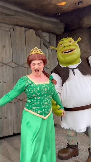SHREK! FIONA! Meet and Greet! Universal Studios Florida! #shortvideo #shrek #universalstudios