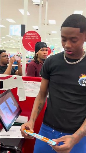 Found A YN Cashier Worker #shorts