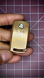 IMP – Folding Knife by D Rocket Design x Audacious Concept Don’t let the size fool you—IMP is a bold concept distilled into a minimal format. Designed in collaboration with Audacious Concept, this compact folder redefines the mechanics of small knives with an unconventional opening system: the front scale rotates a full 360° around the blade axis, deploying the blade smoothly and with unmistakable style. Crafted for the detail-oriented EDC enthusiast, the blade is made from CPM MagnaCut, known f