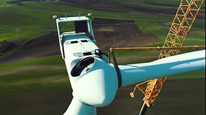 Hai detto reblading? Succede nel nostro parco eolico di Lucera e prevede la sostituzione delle pale attuali con modelli più performanti. Quindi più energia a parità di turbine installate! 13 turbine in esercizio dal 2012 e un intervento di reblanding che ha portato alla sostituzione dei rotori e a un aumento della produttività energetica del 15%. È il parco eolico di Repower a Borgo San Giusto, Lucera (FG). #wind #eolico #energia #rinnovabili | Repower Italia