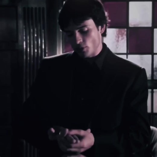 Heatwave in Smallville: Clark Kent's Struggle