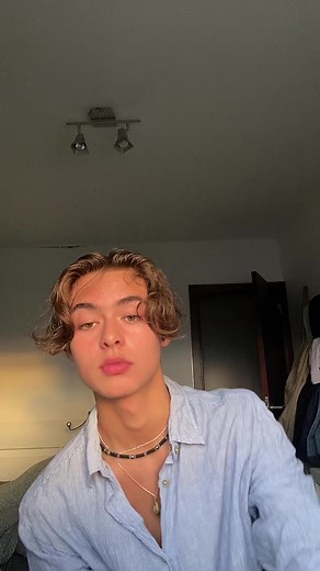 Vidéos de Paul_ph75 (@paul_ph75) avec