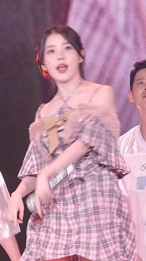 513K views · 10K reactions | 240502 IU 官方更新一則 無限Coin.. 要做到抓到為止(龍) Cr.edam.official #아이유 #IU #HEREH #IU_WORLD_TOUR | IU 李知恩 I&U愛나 台灣應援首站 | Facebook