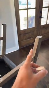 Čujete neugodan zvuk grebanja poda? 🚫 Vaši podovi pate od ogrebotina i oštećenja. Silikonski zaštitni čepovi za noge stolica (16 komada) su rješenje! Pouzdana zaštita za vaše podove koja osigurava mir i tišinu. Jednostavna instalacija, dugotrajna upotreba. Ne čekajte – naručite sada i zaštitite svoje kućne površine! https://coolmango.hr/product/softrax | Cool Mango HR