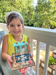 It was a crafty Sunday! Stix Brix sent us their Mini Hut kit for Lily to try out! She absolutely loved it! All the pieces are pre-cut and fit together like a puzzle. The instructions were designed so a 5 year old can easily follow them and assemble the beach hut with little help from an adult! Lily was so proud that she built and designed this whole project herself! We can’t wait to order and try a new kit! Link in the comments to this kit! #kidscrafts #kidscraftkits #stixandbrix #kidsbuildingki