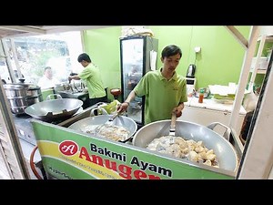 BAKMI AYAM ANUGERAH DAN BAKSO GORENG LEGENDARIS SEJAK 1976 DI BANDUNG - INDONESIA STREET FOOD