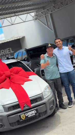 GABRIEL VEÍCULOS on Instagram: "Se tem laço? Tem venda! Strada vendida pro nosso amigo e irmão Carlinhos de Janaúba-MG Veio com seu sobrinho Gil (que também é nosso cliente e amigo), buscar essa linda Strada para levar para casa. A Gabriel Veiculos agradece vocês, pela preferência e confiança. Foi um prazer atender vocês. Que Deus continue vos abençoando cada dia mais! Parabéns pela conquista 👏🏻🙏🏻 É mais um carro nas pistas, mais um da Gabriel!!!"