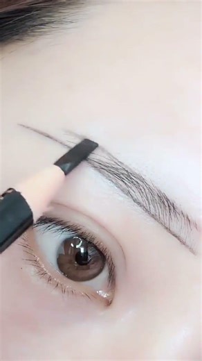 Eyeliner tutorial for beginners/Eye Makeup for Work / School