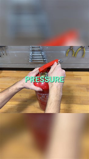 Watch how to turn an old fire extinguisher into a highly efficient military stove. This pyrolytic system will keep you warm for hours with just one load of pellets or wood. See how it works! #DIY #SurvivalSkills #MilitaryStove #ExtremeCooking #PyrolyticSystem | Hidden Technology