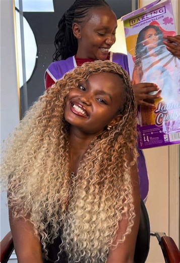 We live for a good boho style 🤩 The colour, the bounce, the shine- this look is just everything. Hair so beautifully installed by @moniquegakuya with the New Darling Latino Curls 👌🏾 What can you expect from Darling Latino Curls? 💜 Excellent curl retention- Curls remain intact from Day 1 to when you take down your style! No flopping. 💜Amazing response to maintenance- No dry tangled mess with Latino Curls! Keep your style hydrated with a light leave-in of your choice or some mousse and you're