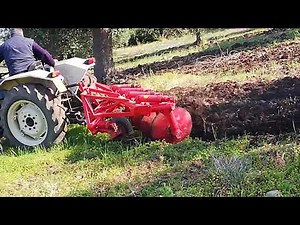 Aratura 2019 con aratro a dischi verdegiglio con trattore Lamborghino r503 dtsb