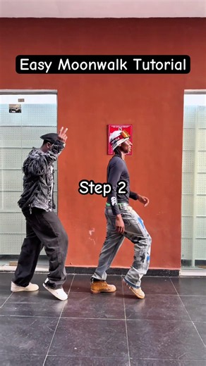 How to to do the MOONWALK #dance #viral #moonwalk #tutorial #michaeljackson #shorts