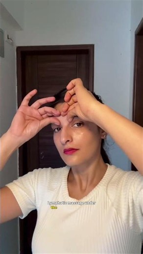 Puffy Eyes? Try This 2-Minute Under Eye Massage for Instant De-Puffing