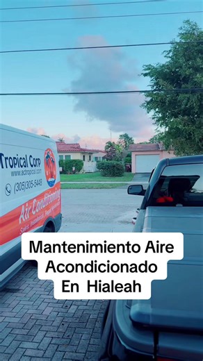 Mantenimiento a un #aireacondicionado en Hialeah usando el COIL CLEANER CANNON #akypro #actropical #airconditioner #hvactools