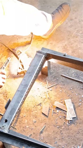 Expert Welder Building a Heavy Duty Steel Frame 🔥
