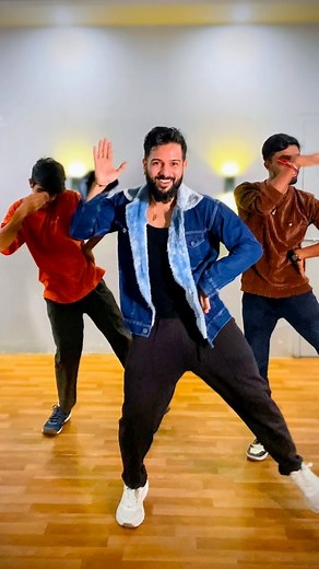 192K views · 69K reactions | ASSAMESE VIBE ♥️ @bappamitradance @soyel #reels #trending #assamissong #zubeen #dance #passion #bihu | Mrinmoy Das | Facebook